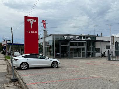 tesla váci út|Tesla Showroom and Service Center in Budapest,。